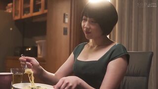 STARS-996 [中文字幕] 夏目響 - 被家裡蹲繼子每天中出到懷孕…可能會懷孕的背德感讓身體超有感