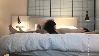 【小宝寻花】约了个极品颜值甜美妹子啪啪，舌吻调情口交舔奶骑乘猛操呻吟娇喘诱人