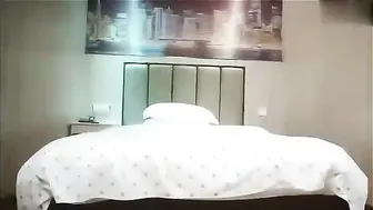 情人节勾搭春心萌动的女技师买钟外出