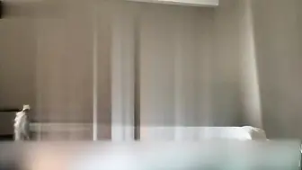 情侣外流 女友被渣男给出卖 她那双曾经只属于男友的大腿，此刻正箍着另一个男人的腰，享受着那份狂野的冲击