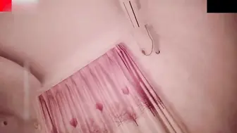 城中村按摩店嫖娼风情万种的轻熟女风韵犹存，皮肤紧致技巧娴熟