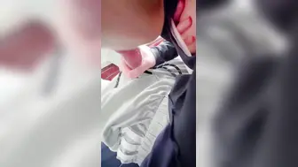 真实兄妹乱伦 爸妈厨房忙活时 哥哥客厅直接开干妹妹 口爆吞精后回房无套内射 刺激炸裂！