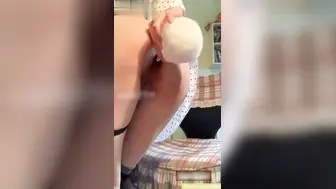 福利姬闵儿-露脸自慰插出大量白浆，缸塞塞著小尾巴太色情了