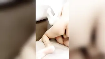 双飞名场面-清纯甜美00后美少女！两个妹子轮流操美穴流出白浆