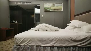 【小马探花】足浴店重金忽悠，26岁良家小姐姐，大胸诱人，聊天熟络，舌吻交合