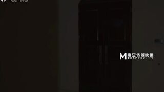 MSD-013网瘾少妇的日常-白鹿