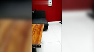 儿子往熟睡的妈妈逼上摸春药骚货母亲发情自摸